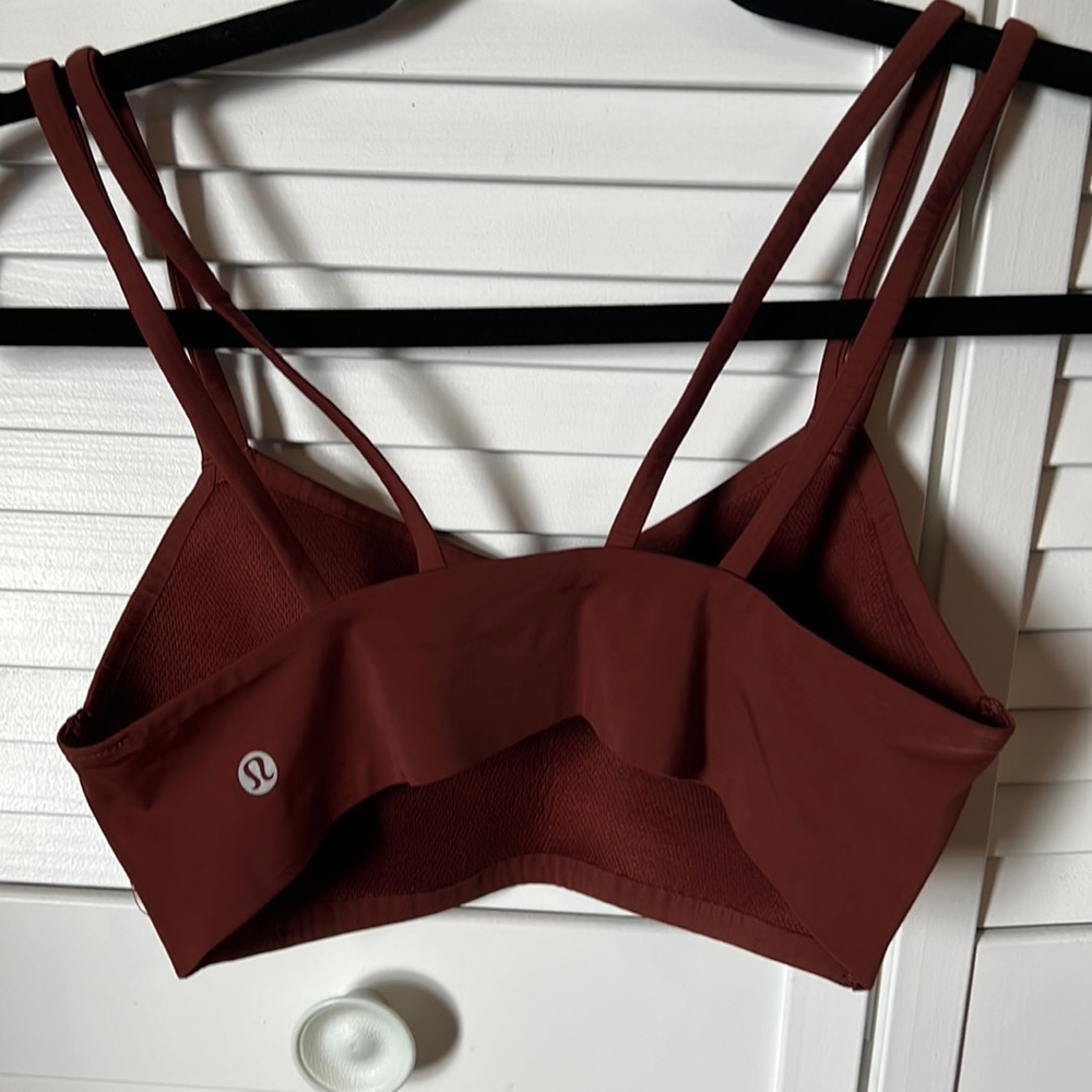 Lululemon lined sports bra